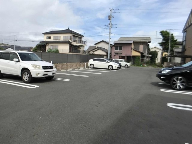 ラシュレの駐車場