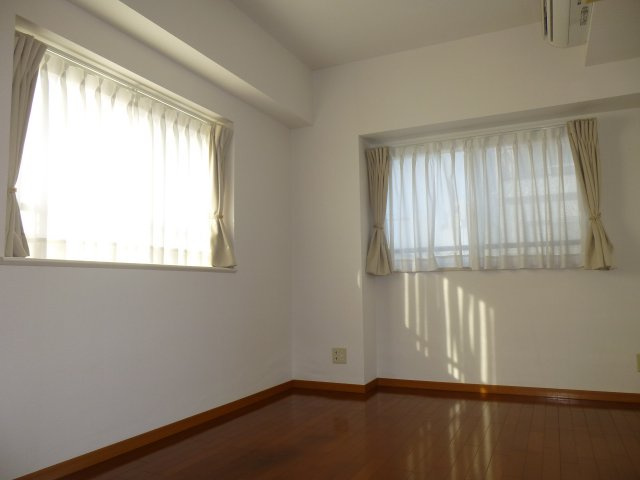 クレアトゥール松乃の洋室