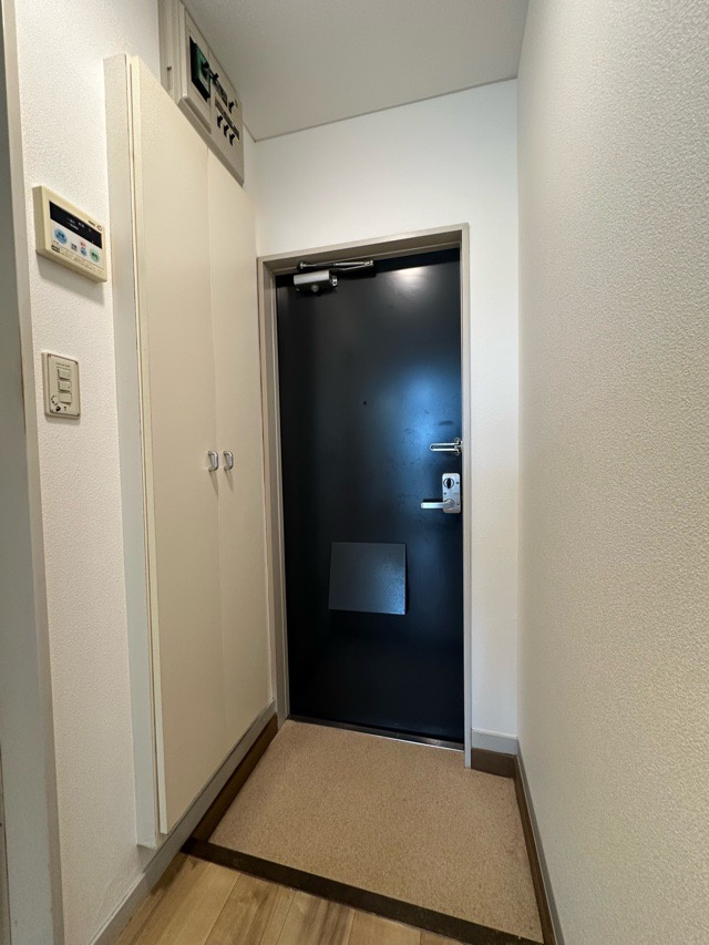 エッグハウスの玄関