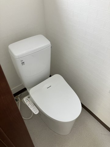 米山町貸テナントのトイレ