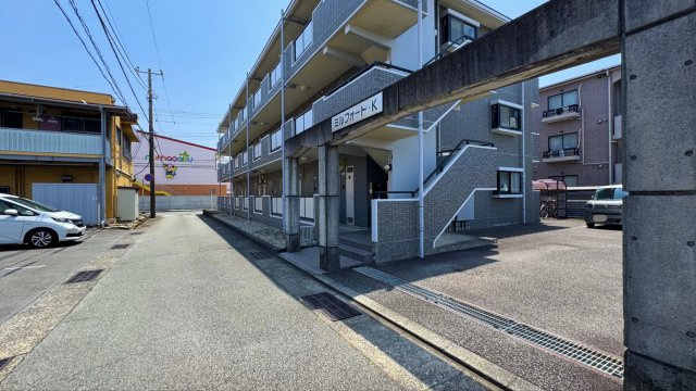 ミルフォートＫのエントランス