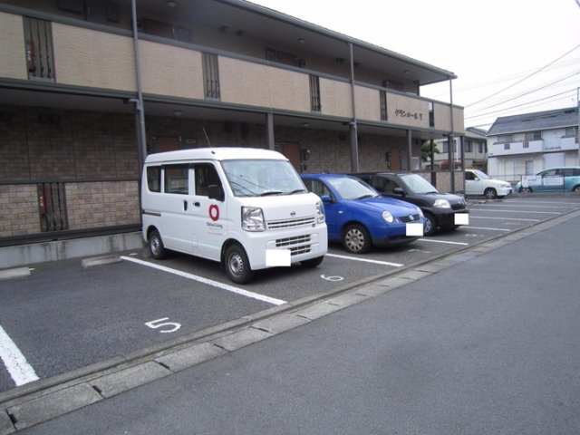 グランメールＴの駐車場