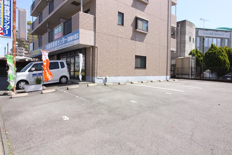 アヴェニール長泉の駐車場