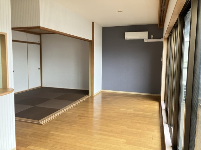 ビューネ沼津高島町の居間・リビング