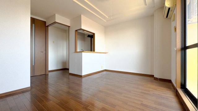 ヒールコート沢田の居間・リビング|※反転タイプの間取となります。