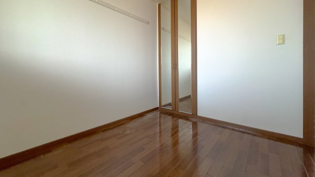 ヒールコート沢田の洋室|※反転タイプの間取となります。