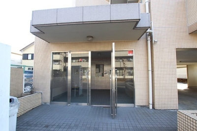 マンション入り口部分です。
