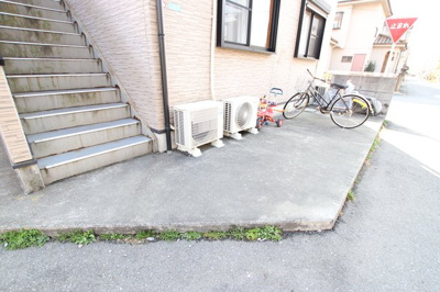 アパートの入り口部分