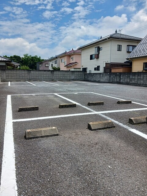 グリーンウインドの駐車場