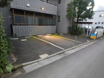 ★敷地内駐車場★（空き状況・使用料等詳細はご確認下さい）