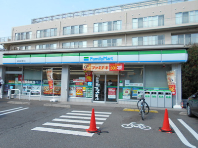 ファミリーマート 練馬豊中通り店まで550ｍ