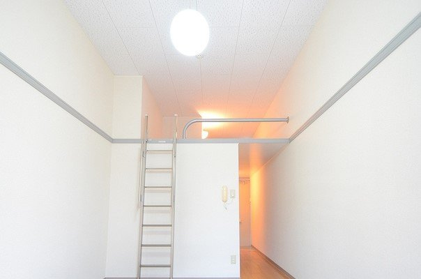 【居間・リビング】 | レオパレス第５ハニー | 設備・仕様は号室により異なる為、現状を優先致します。