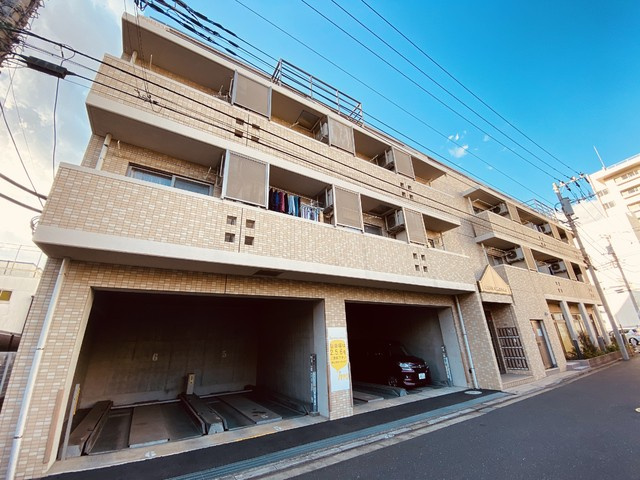 ★外観タイル貼りの４階建マンション★
