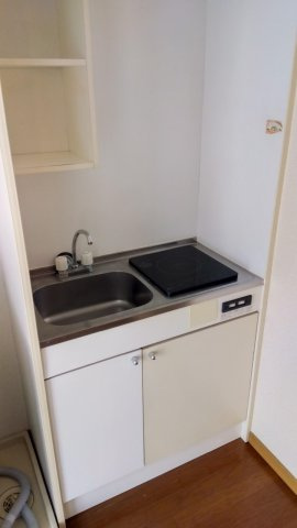 レオパレスシティーＢのキッチン