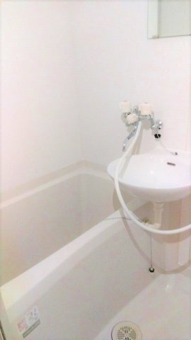 レオパレス金ヶ作の浴室