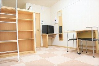 レオパレス三島広小路の居間・リビング