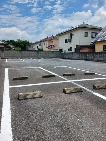 グリーンウインドの駐車場