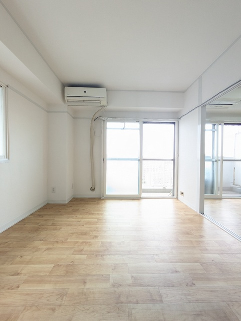 洋室2部屋は間仕切戸に家具を置いて独立利用も可能★
