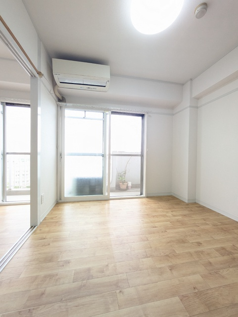 洋室2部屋は家具を置いて、それぞれ独立でも利用可★