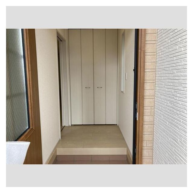 マイホームネクスト西川手　１号棟の玄関
