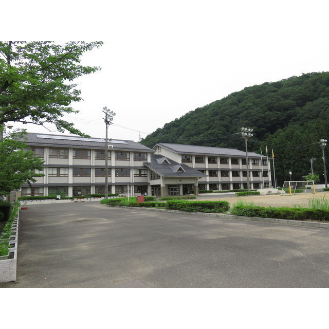 本巣市文殊の店舗事務所の周辺|本巣中学校
