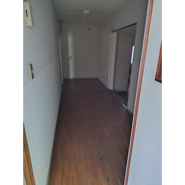 本巣市文殊の店舗事務所の玄関