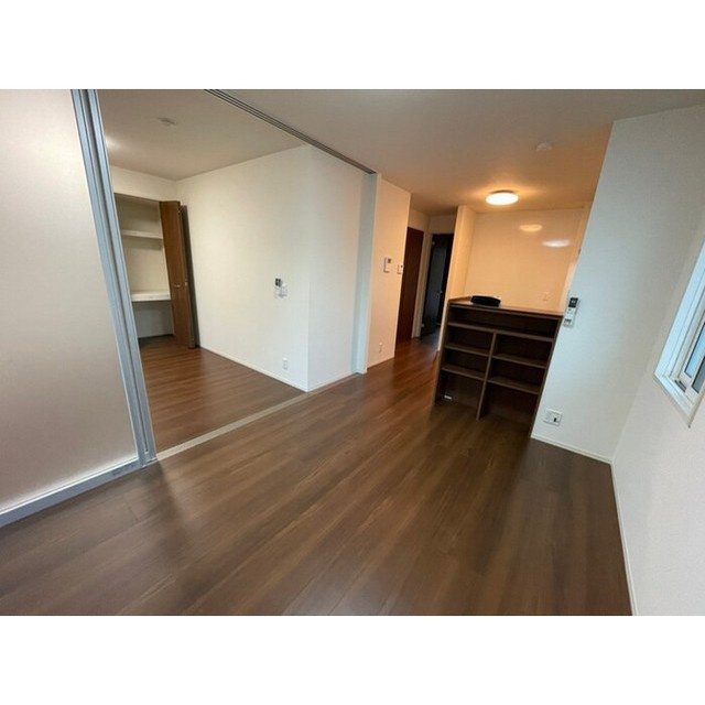 各務原市鵜沼各務原町６丁目のアパートの居間・リビング
