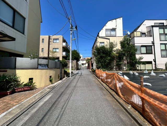 世田谷区北沢3丁目　売地　B区画の前面道路含む現地写真|2026.07.09撮影