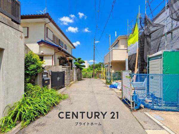 横浜市鶴見区馬場１丁目の新築一戸建の前面道路含む現地写真|前面道路が広いので、安心して駐車可能です！
是非現地へお越しください。