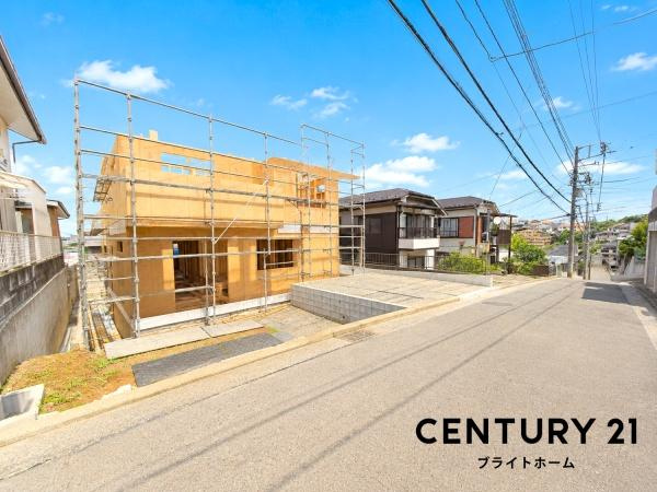 横浜市港南区上大岡東２丁目の新築一戸建の前面道路含む現地写真|陽当りの良さ、住環境を現地にてご確認下さい！
周辺環境も合わせてご案内させていただきます！