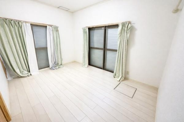 枚方市 長尾宮前 1丁目　中古 一戸建ての洋室|全室２面採光です。