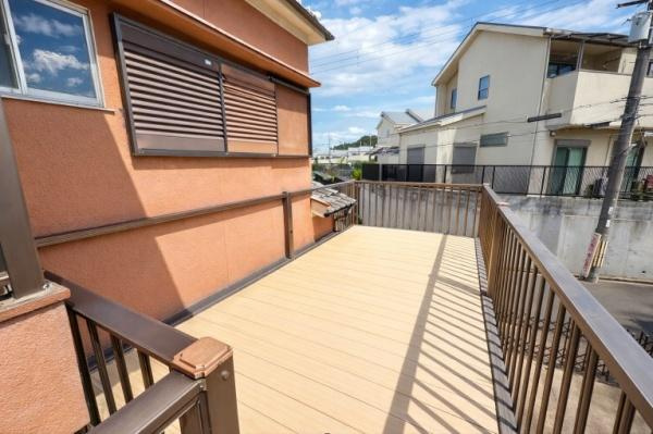枚方市 長尾宮前 1丁目　中古 一戸建てのバルコニー|陽当り良好なのでお洗濯も快適です。