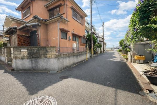 枚方市 長尾宮前 1丁目　中古 一戸建ての前面道路含む現地写真