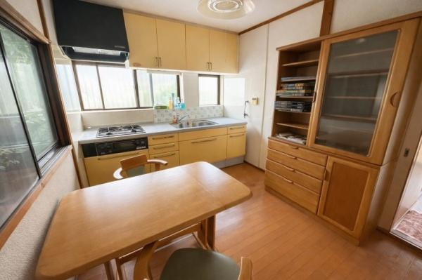 枚方市 長尾宮前 1丁目　中古 一戸建てのキッチン|６帖ＤＫです。