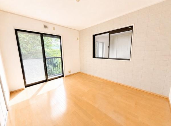 木津川市 山城町 綺田綾杉　中古 一戸建ての洋室