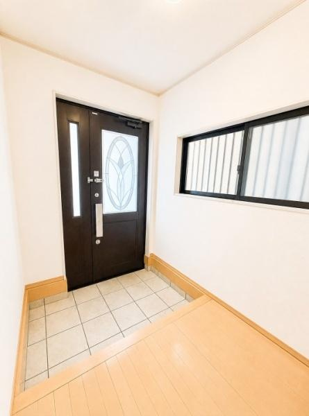 木津川市 山城町 綺田綾杉　中古 一戸建ての玄関