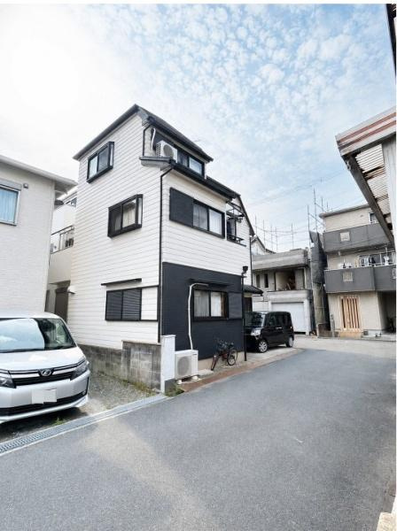 枚方市 野村元町　中古 一戸建ての前面道路含む現地写真|室内の明るさを是非現地でご確認下さい。【内覧ご予約受付中】