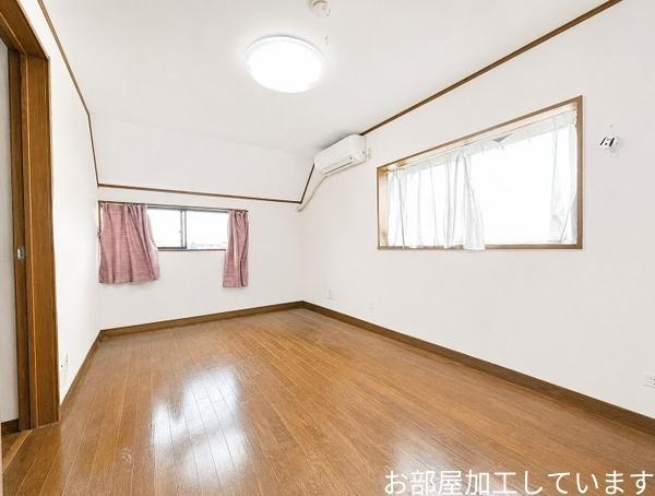 枚方市 野村元町　中古 一戸建ての洋室|室内明るく大変丁寧にお使いです。