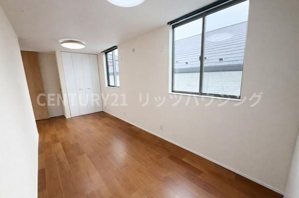 枚方市 東船橋 ２丁目　中古 一戸建ての洋室|お子様小さいときは大きなお部屋で便利に使い、大きくなったら個室2部屋にすることができます。