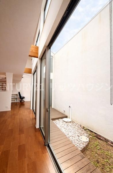 枚方市 東船橋 ２丁目　中古 一戸建ての居間・リビング