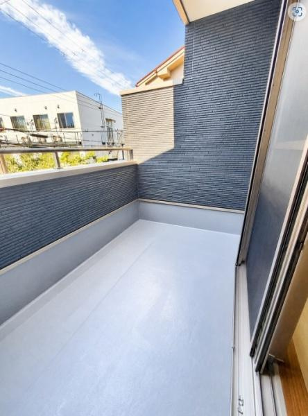 枚方市 春日東町 ２丁目　新築 一戸建てのバルコニー