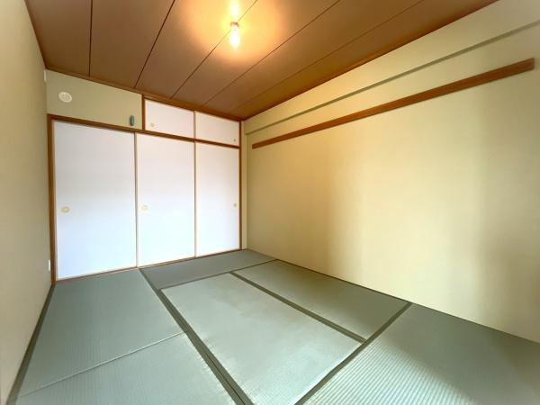 グラン コープ枚方 香里ケ丘　中古 マンションの和室|LDK横の和室は便利に使えます、お子様がいるご家族には特におすすめの間取りです。