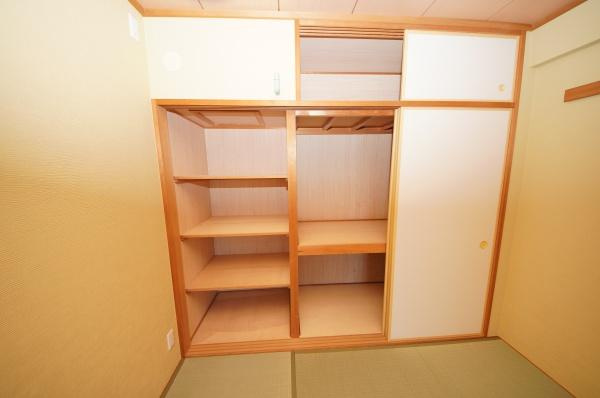 グラン コープ枚方 香里ケ丘　中古 マンションの収納|大容量の収納でお部屋がすっきり片付きます。