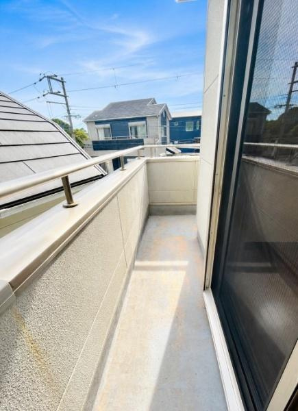 東大阪市 善根寺町 １丁目  中古 一戸建てのバルコニー|日当たり良好です。