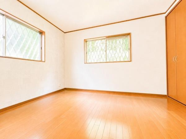 東大阪市 善根寺町 １丁目  中古 一戸建ての洋室|全室２面採光です。【内覧ご予約受付中】