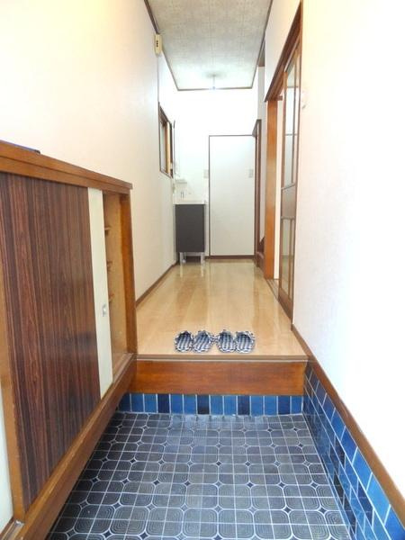 鶴町１丁目貸家のセキュリティ|★玄関広々★