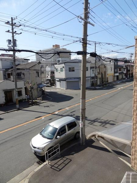 鶴町１丁目貸家のエントランス|★前面道路★