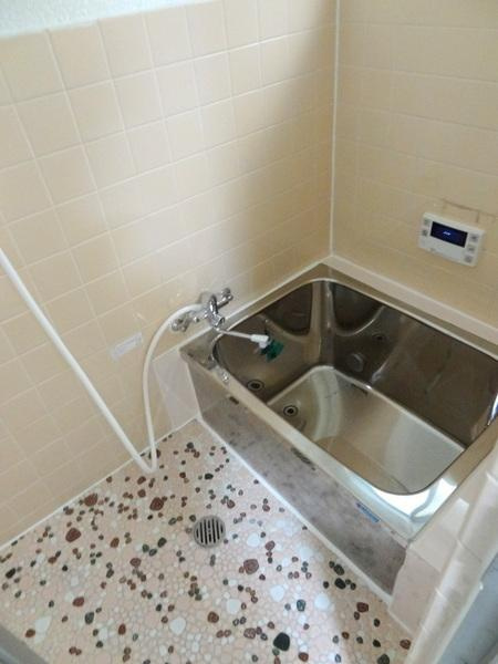 鶴町１丁目貸家の浴室|★ゆったり入れます★