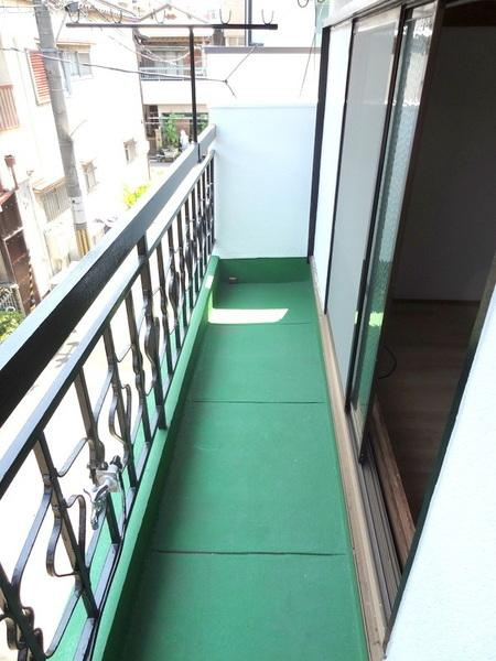 鶴町１丁目貸家のバルコニー|★両面バルコニーですよ★