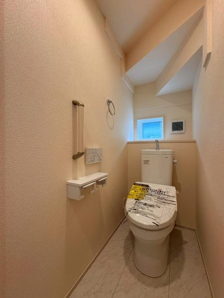 大和市上和田の新築一戸建のトイレ|１階と2階にトイレがあります。